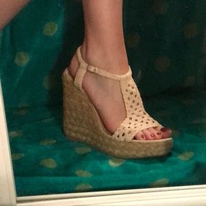 Steve Madden: Tan wedges!